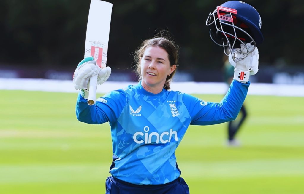 Tammy beaumont महिला तीनों शतक