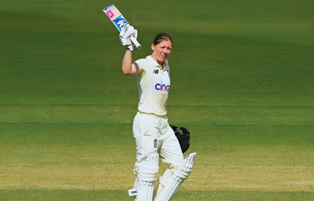 heather knight 168_ run at मनुका ओवल स्टेडियम