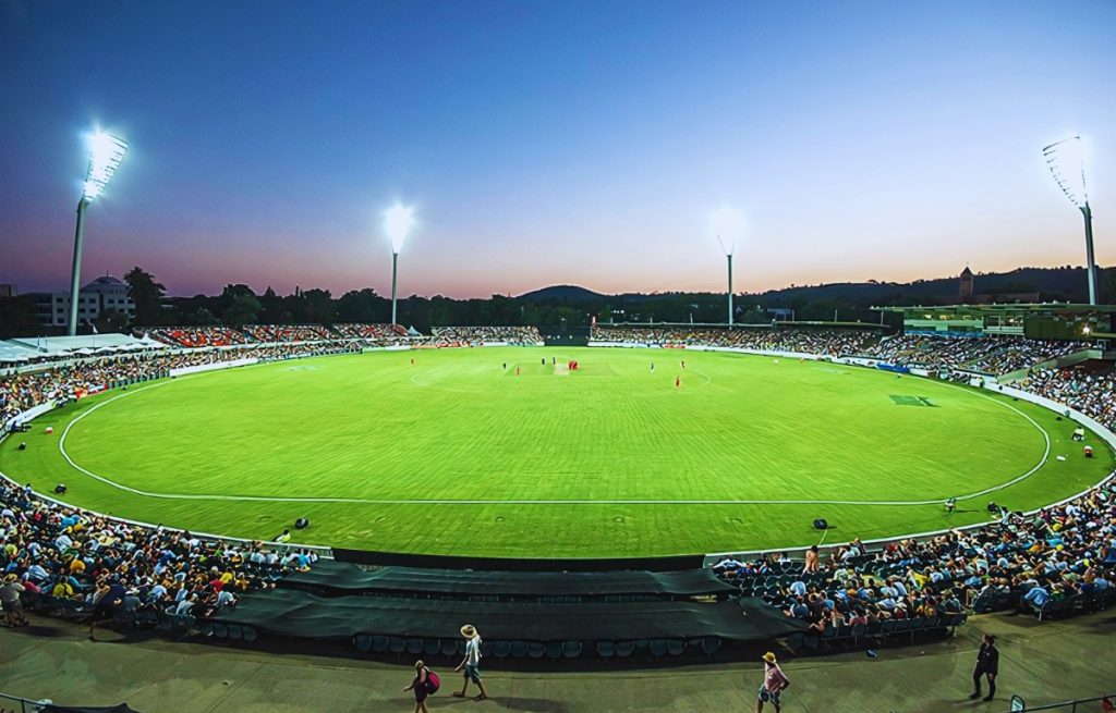 मनुका ओवल stadium
