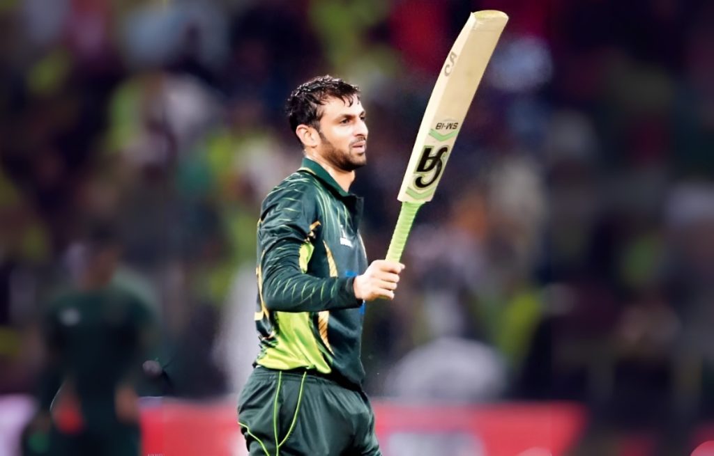 shoaib malik asia cup century