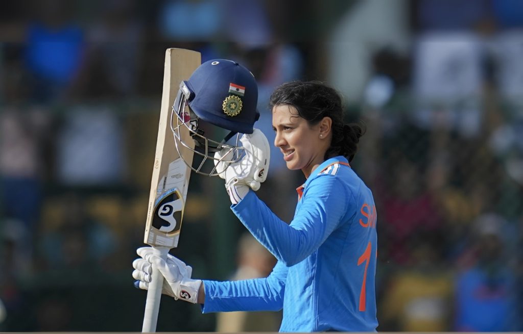 smriti mandhana 117 run vs AUSW